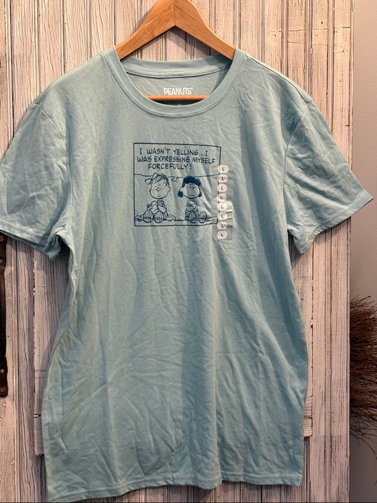 Peanuts Tops - Peanuts Graphic T-Shirt Size L NWT